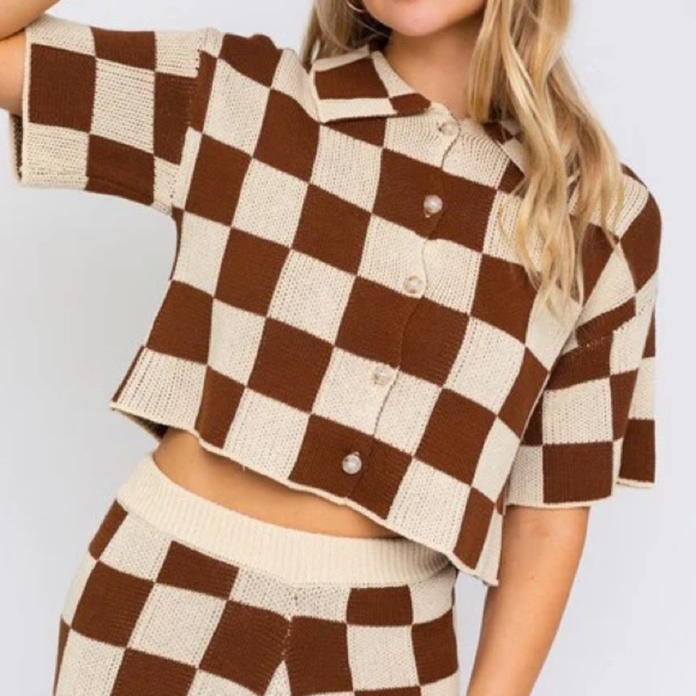 LE LIS CHECKER SWEATER BUTTON UP